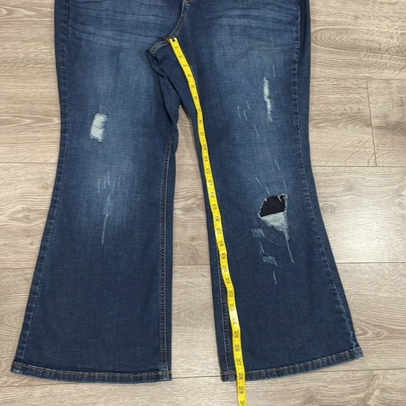 Lane Bryant Low Rise Boot Cut Distressed Patch Denim Jeans 22 Short - Picture 6 of 14